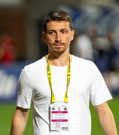 Fotbaliști de la Galata și Fener, arestați!   Măsuri în scandalul de trucare a meciurilor pentru pariuri, din Turcia »   Cum se apără  jucătorii