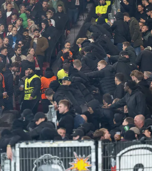 Poliția Română, în alertă    5.000 de fani ai lui Feyenoord sunt la București.  Ce vor să facă » Jurnalist olandez: „Au fost probleme la ultima deplasare”