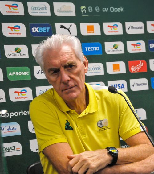 Derapaj la Cupa Africii  Selecționerul vedetei de la FCSB,   comentarii rasiste și sexiste  la conferința de presă » Ce le-a zis jurnaliștilor