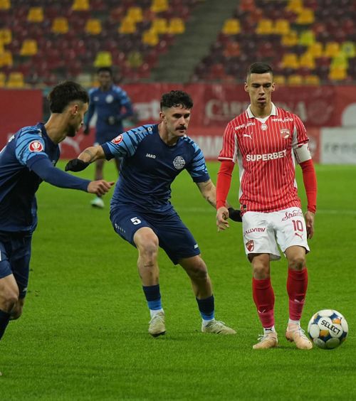 Dinamo a făcut spectacol  „Câinii” s-au distrat în partida cu Metaloglobus și s-au apropiat   la un punct  de liderul Rapid