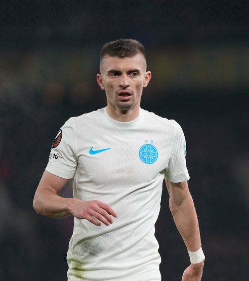 „Ar fi penibil să vorbim”     Florin Tănase,  reacție fermă după victoria cu Feyenoord: „Ne-am reunit cu alte gânduri”