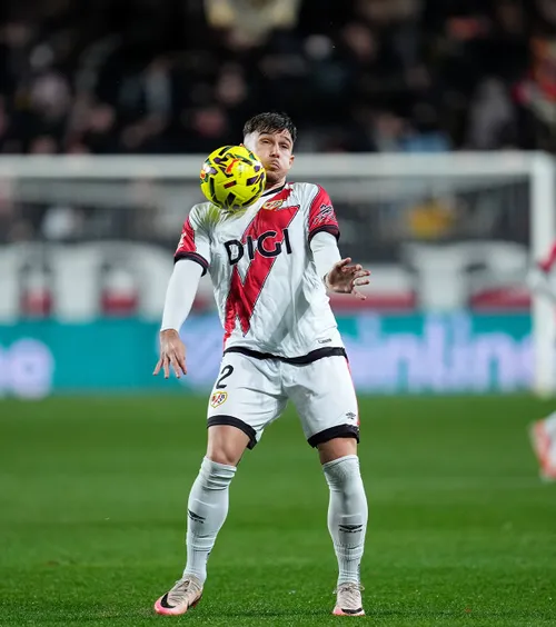 „Rațiu e un animal!”    FOTO+VIDEO:  Și-a   ridiculizat un adversar  și a fost aproape de un gol de generic cu Betis » De ce va rata următorul meci