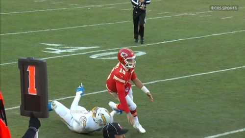 Patrick Mahomes, accidentare gravă în NFL (foto: captură CBS Sports)