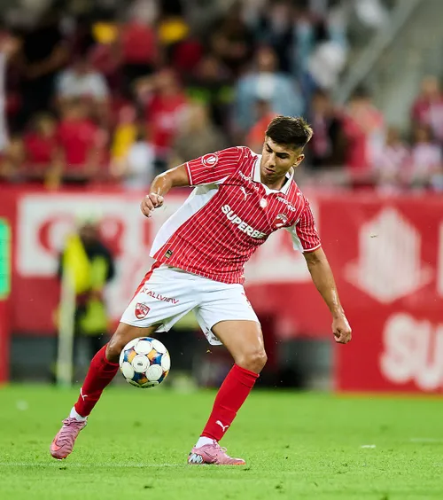 „Mi-a căzut cerul în cap”  Cum a depășit   Alex Musi  accidentarea suferită la naționala U21: „Îmi încarc mintea cu asta”. Ce spune despre șansele la titlu