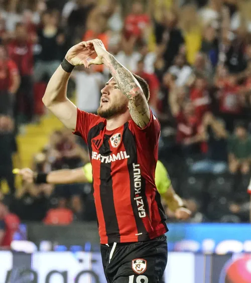 Gafă incredibilă în Cupa Turciei    VIDEO:    Deian Sorescu  a marcat pentru Gaziantep după o eroare colosală a portarului advers