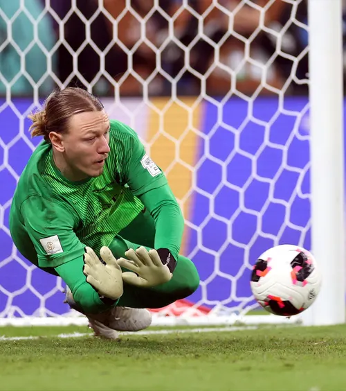 Alt Duckadam, după 39 de ani!  PSG a cucerit Cupa Intercontinentală și are 6 trofee în 2025.   Safonov, 4 penaltyuri apărate în finală