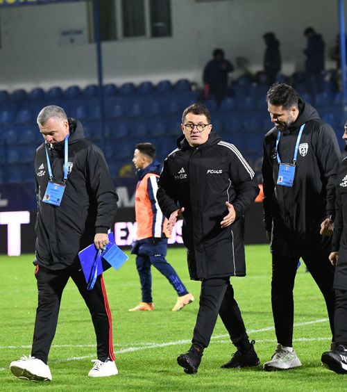 Ultimatum pentru conducere   Jucătorii echipei din Liga 1 s-au întors   împotriva antrenorului