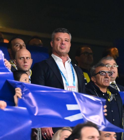 Suspectat de trafic de droguri!    Șef de club,  interogat timp de două ore și nevoit să dea probe de păr și sânge