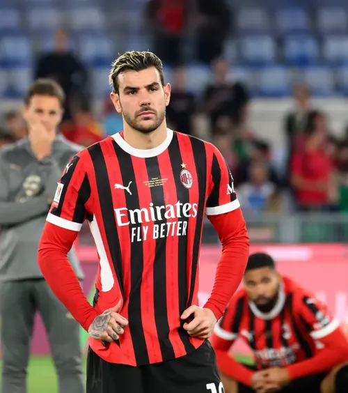  „Dacă rămâi, te scoatem din echipă!”   Dezvăluirile incredibile ale lui   Theo Hernandez  din perioada AC Milan: „În sfârșit am ocazia să vorbesc”