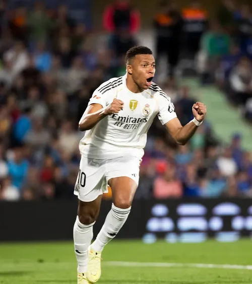 Tribut pentru CR7    VIDEO.  Cum a reacționat Ronaldo după ce   Mbappe i-a egalat recordul  la Real Madrid și i-a dedicat golul