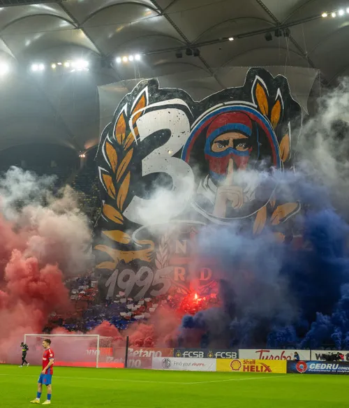 Spectacol ca pe vremuri pe Arenă    VIDEO+FOTO.  FCSB - Rapid incendiar! Două scenografii și omagiu pentru   eroii de la Revoluție:  peste 30.000 de fani în tribune!