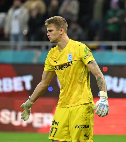 Isenko, out!  Scos din poartă după   eșecul cu AEK Atena   + Căpitanul echipei nu e nici pe bancă! Cum a explicat Coelho