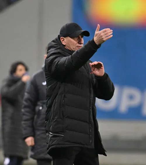 „N-am trăit așa umilință”    Robert Ilyes  și-a făcut praf jucătorii după eșecul rușinos cu Craiova: „Neputință, dar nici n-au vrut!”