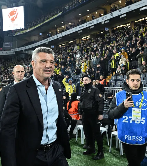 Scandalul drogurilor, fără sfârșit  Ce s-a descoperit la analizele președintelui lui Fenerbahce.   Reacția sa furibundă. Sugerează o conspirație!