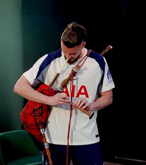 Imagini de colecție    VIDEO.  Cum a apărut   Drăgușin  la Tottenham: „Când îl vezi pe Radu așa, te opreşti şi asculţi”