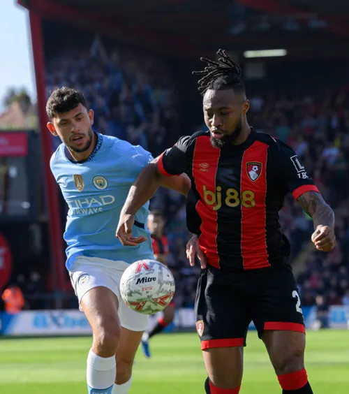 Manchester City, în pole-position   „Cetățenii” sunt în negocieri avansate cu   noua vedetă din Premier League:  „Este extraordinar”