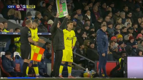 Radu Drăgușin a bifat primele minute pentru Tottenham din acest sezon Foto captura ecran Voyo .jpeg