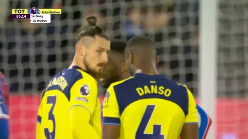 Radu Drăgușin a bifat primele minute pentru Tottenham din acest sezon Foto captura ecran Voyo .jpeg