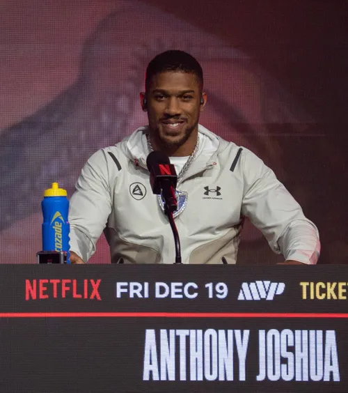 Anthony Joshua, accident rutier!  Boxerul a fost transportat la spital după o   coliziune soldată cu doi morți   » Care e starea lui