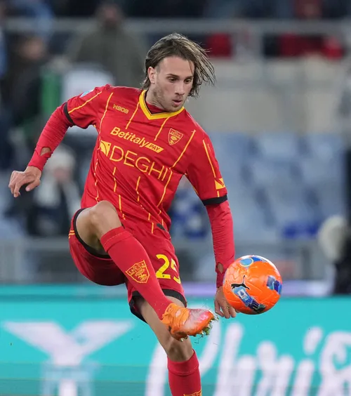 Serie A schimbă mingea  Decizia a fost anunțată de preşedintele ligii italiene.   Care este motivul modificării