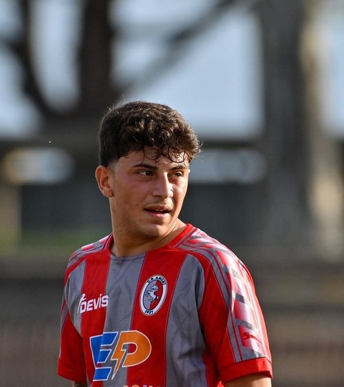 Înjunghiat de patru ori!  Un fotbalist italian a scăpat miraculos după ce a fost atacat la Napoli.   „Parcă trăim Gomorra în fiecare noapte”