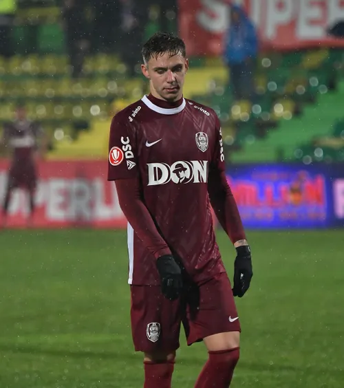 „Bodyguard” pentru Louis  În ce condiții ar mai putea ajunge atacantul la     FCSB:   „Îi dădeam 5.000 pe lună să stea cu el”