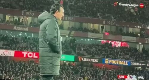 Unai Emery pleacă la vestiare înainte să dea mâna cu Mikel Arteta. Foto: Captură „X”