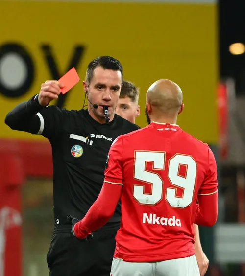 Îl exclud două minute!    Schimbare radicală în fotbal.  Cum vor IFAB și FIFA să modifice regulamentul