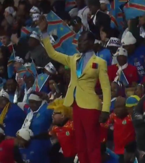 Moment viral la Cupa Africii     VIDEO:   Un fan congolez a stat nemișcat   precum o statuie  pe tot parcursul meciului cu Botswana » Care a fost semnificația