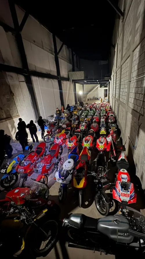 Motocicletele confiscate de FBI, care au fost conduse de Valentino Rossi, Jorge Lorenzo sau Marc Márquez. Foto: X/FBI Los Angeles