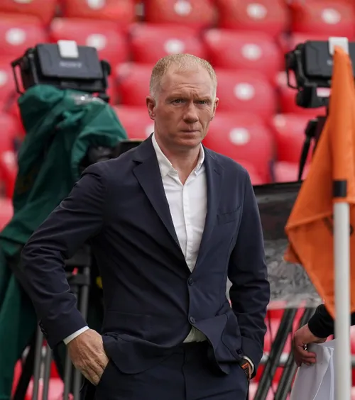 „Incredibil de neprofesionist”     Paul Scholes,  despre cel mai dezamăgitor transfer al lui United: „Nu putea trimite dincolo de jumătatea terenului”