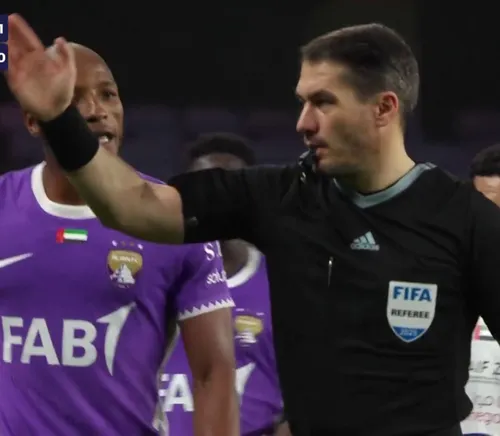 Meci încins pentru Istvan Kovacs  Arbitrul român a stârnit controverse în    Emirate,   după ce a anulat un gol și a dat un roșu + alte șase „galbene” în prelungiri