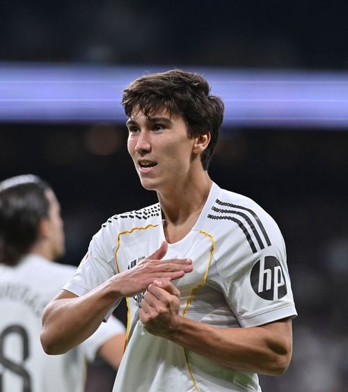 Hat-trick de senzație    FOTO.    Pariul lui Xabi Alonso,  dezlănțuit în lipsa lui Mbappe! Primele goluri în La Liga