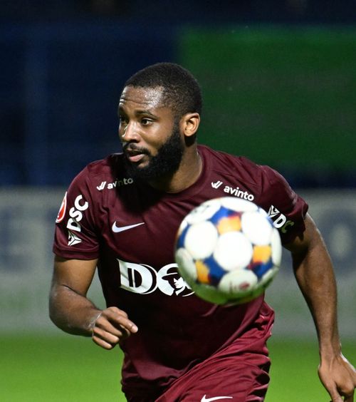 Au început plecările de la CFR  Unul dintre fotbaliștii aflați pe   lista neagră  a clujenilor și-a făcut deja bagajele