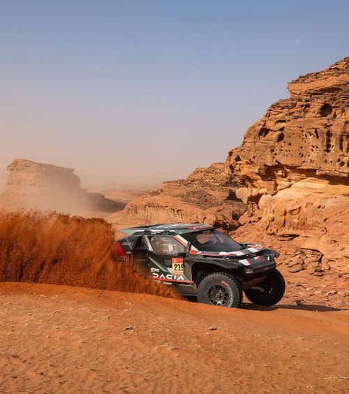 Dacia, în TOP 5 la Dakar  Pe ce poziții au încheiat piloții producătorului din România etapa #4 » Cum arată   clasamentul general