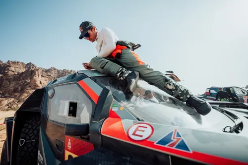 Sebastien Loeb FOTO Facebook/The Dacia Sandriders