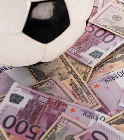 Fotbalul, parte din dezmățul Primăriilor  Autoritățile locale aproape   și-au dublat cheltuielile în 5 ani.  Fotbalul bugetar din Liga 1 a urmat același trend. Ce club șochează