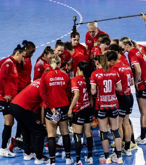 Gloria Bistrița - Buducnost 34-38    Eșec rușinos!  Elevele lui Carlos Viver au fost învinse acasă de ultima clasată » Clasamentul actualizat