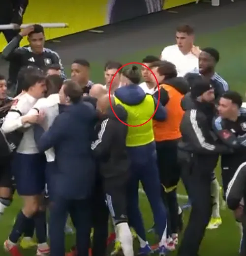 Scandal imens în Cupa Angliei    FOTO.  La un pas de bătaie în Tottenham - Aston Villa!   Drăgușin  a țâșnit de pe bancă
