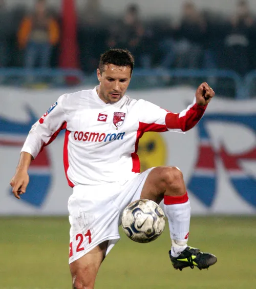 „Dacă vorbeam engleză, mă linșau”  Dezvăluirile unui fost fotbalist român, din perioada   petrecută în Iran:  „Pe mine m-a scuturat puțin”