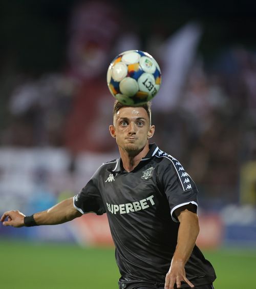 „Pleacă definitiv”   Jucătorul Rapidului,   transferat de o rivală  din campionat + Care este situația lui Rareș Pop