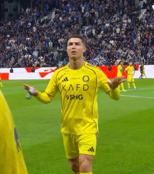 Ronaldo, acuzații de furt!    Cristiano, gest controversat  pe bancă + Portughezul, enervat de decizia antrenorului său