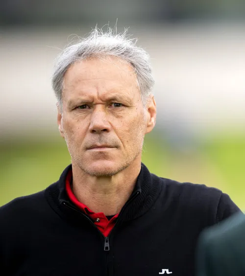 „Suntem șocați!”  Motivul retragerii bruște a   legendei Marco van Basten  din televiziune