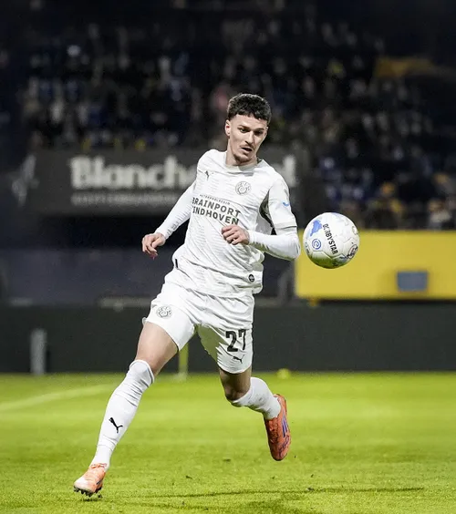 Dennis Man, aproape de alt vis  Extrema poate reuși încă o premieră în carieră la PSV.   De ce a jucat doar 19 minute sâmbătă