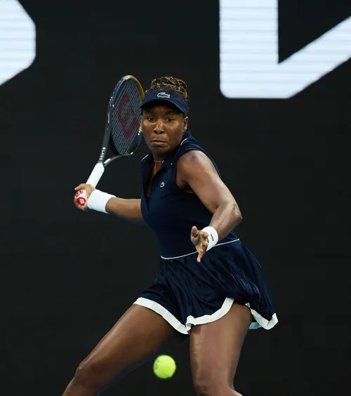 Venus Williams, record și eliminare  A pierdut în primul tur la   Australian Open,  dar a reușit o performanță istorică
