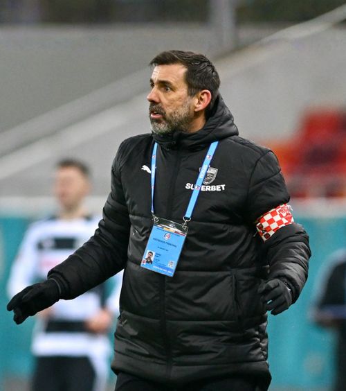 „Să nu credeți tot ce zic jucătorii!”  Zeljko Kopic, savuros după victoria cu U Cluj » Pune presiune pe conducere: „Mai   am nevoie de trei!  Nu știu când vin”