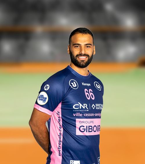 „Îmi e rușine că sunt în viață”   Fostul dinamovist,   mesaj emoționant  despre situația din Iran: „Durerea nu poate fi ascunsă” 