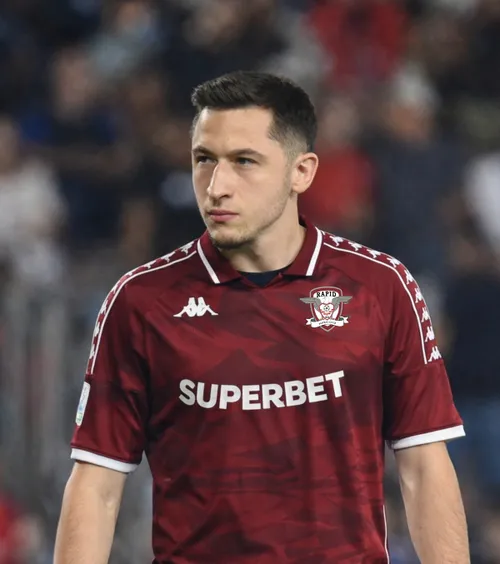 De ce întârzie Moruțan    Victor Angelescu,  ultimele detalii despre transferul la Rapid + ce spune despre salariu și forma fizică a internaționalului