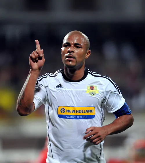 „Sper să rezolvăm”  Fiul unui   fost mare atacant  din Liga 1 ar putea semna în România: „Discutăm de o lună cu un om important”