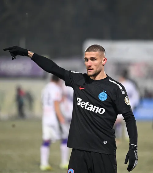 Sfat pentru Bîrligea  Adrian Ilie a văzut ce se întâmplă cu atacantul de la FCSB și a reacționat:   „Cred că dacă ar fi așa, ar da gol”